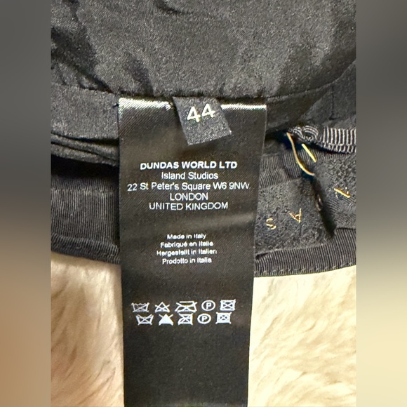 NWT Dundas Black Sequin Shorts - Size Medium - Picture 4 of 9